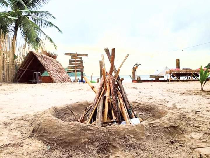 Bucana Kamp Payapa Beachfront El Nido Esterno foto